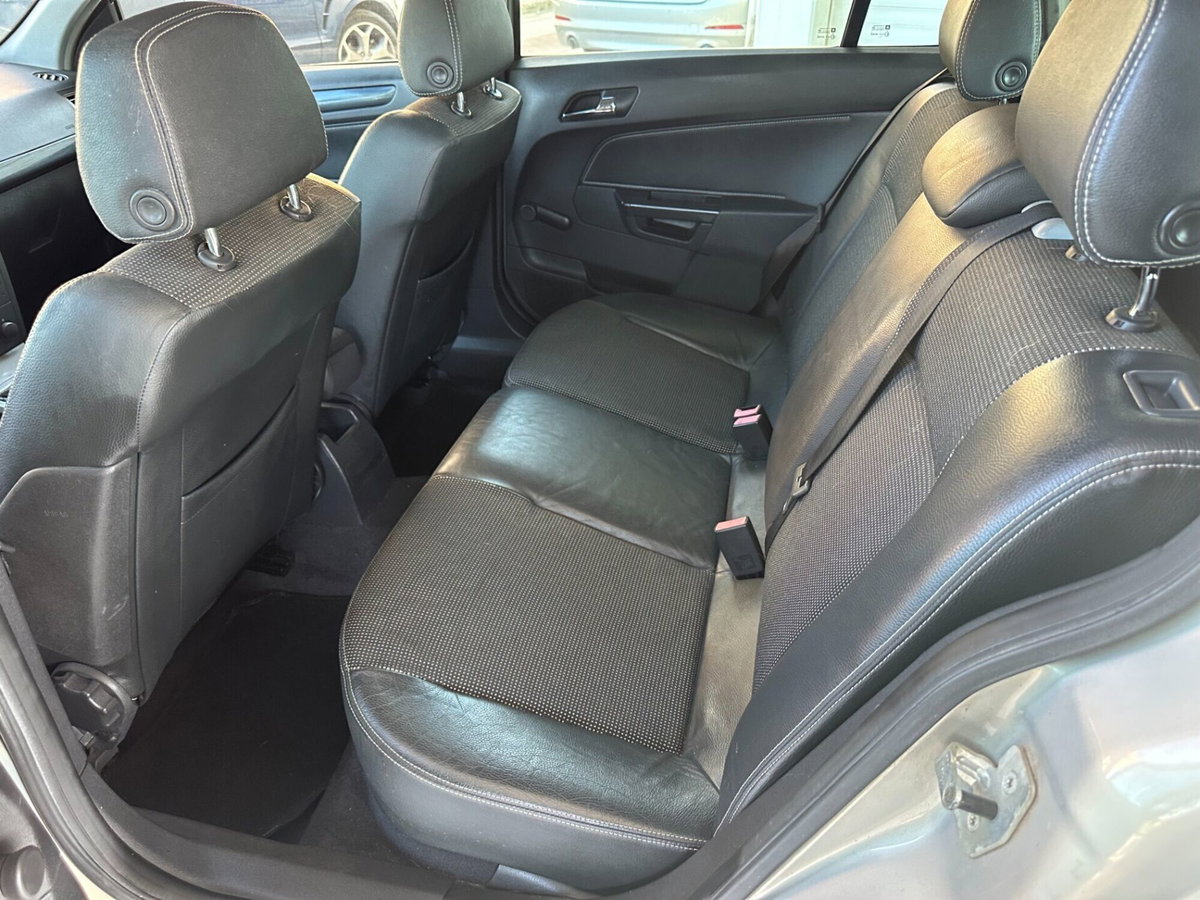 Opel Astra Station Wagon 1.6 16V Twinport Station Wagon Cosmo (12)