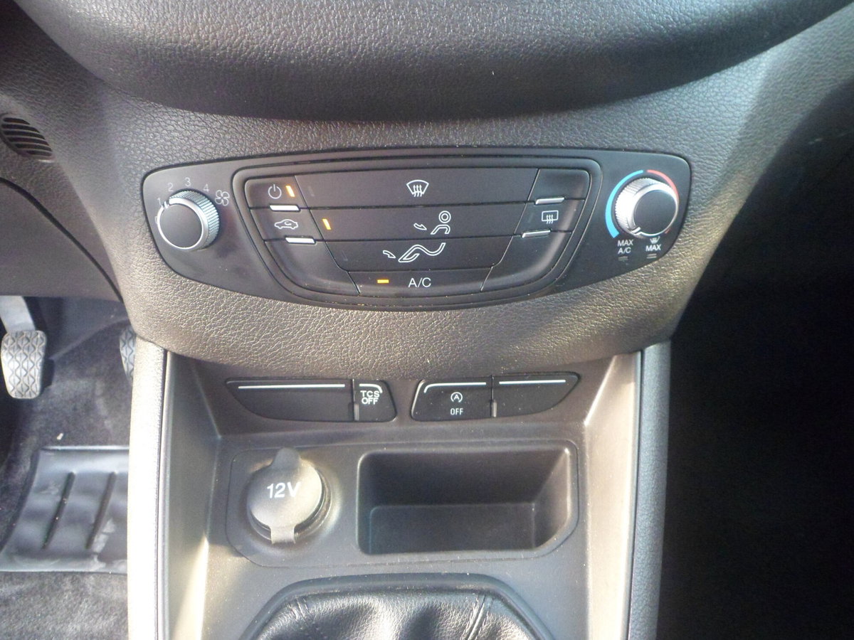 Ford Transit Courier Furgone 1.5 ecoblue 100cv Trend (13)