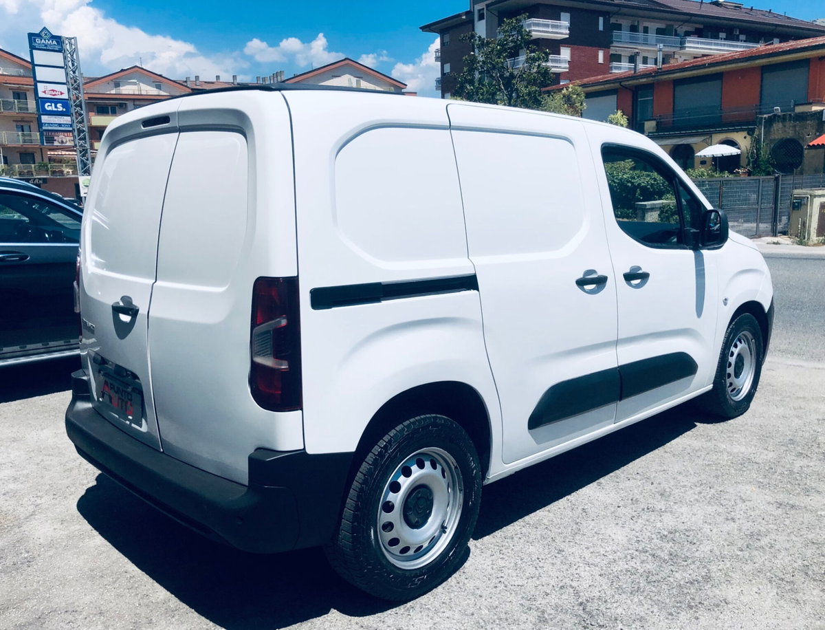 Citroen Berlingo Furgone BlueHDi 100 Van M Control (13)