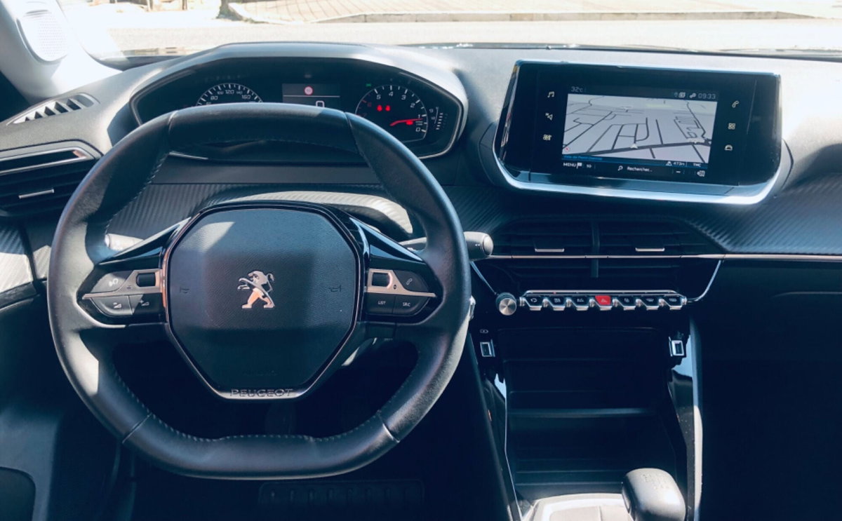 Peugeot 2008 PureTech 100 S&S Active (10)