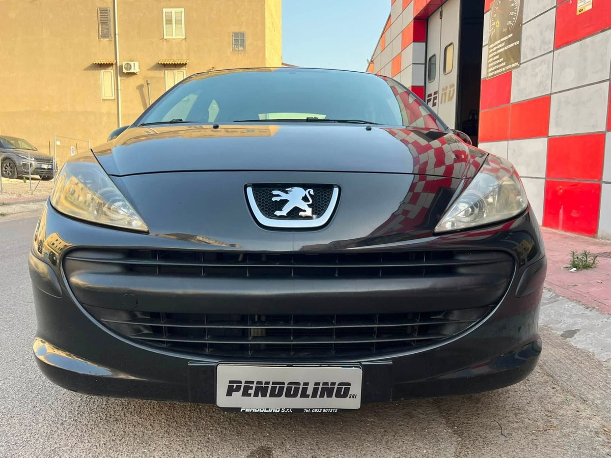 Peugeot 207 HDi 70CV 5p. ONE Line