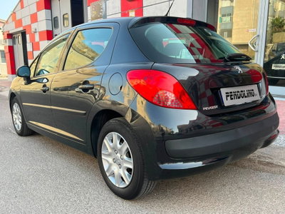 Peugeot 207 HDi 70CV 5p. ONE Line (6)
