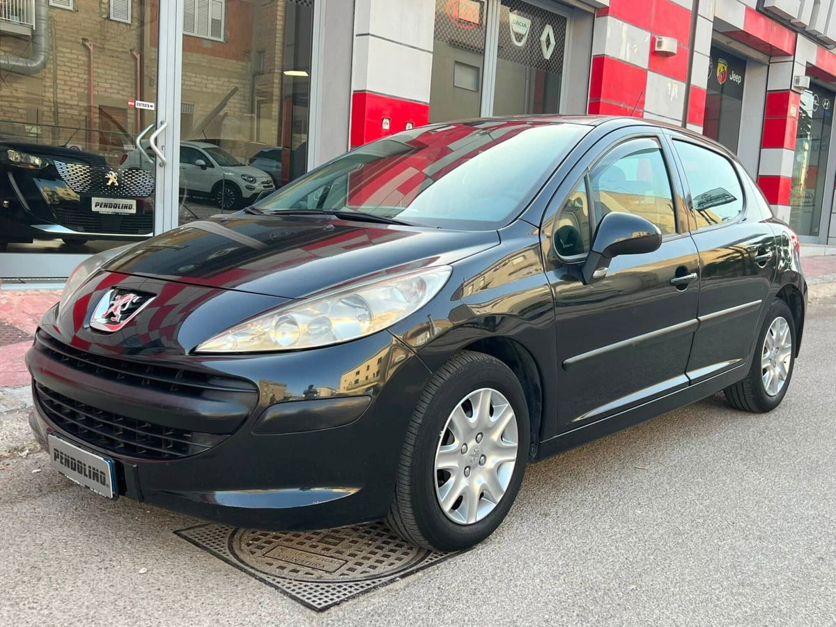 Peugeot 207 HDi 70CV 5p. ONE Line (8)