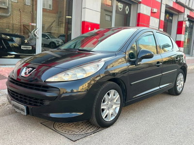 Peugeot 207 HDi 70CV 5p. ONE Line (8)