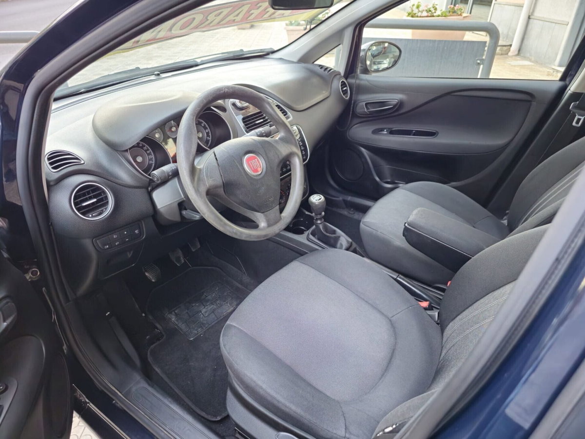 Fiat Punto 1.4 8V 5 porte Easypower Street (8)