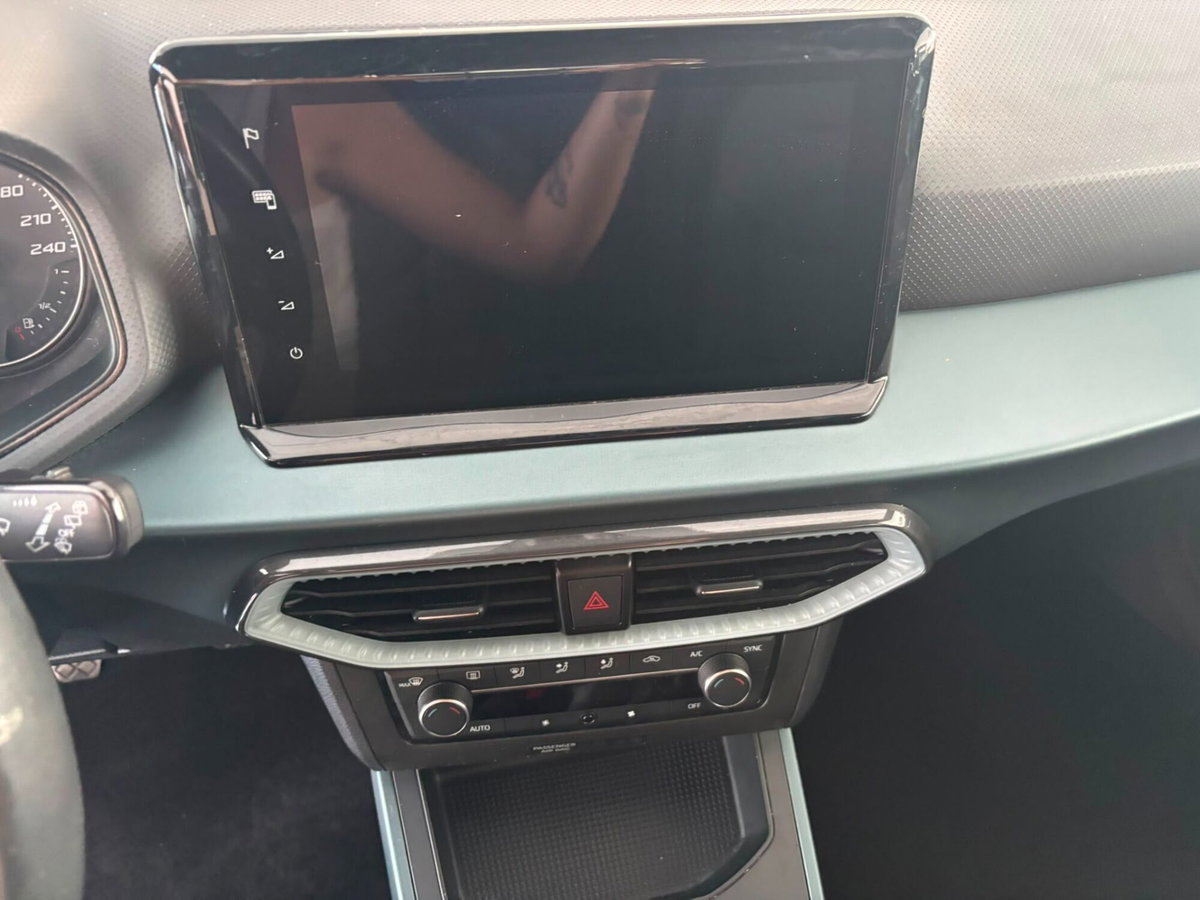 SEAT Arona 1.0 EcoTSI 110 CV XPERIENCE (14)