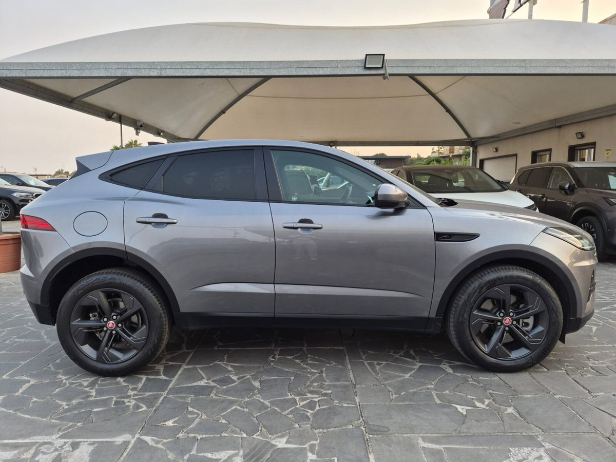 Jaguar E-Pace 2.0D I4 163 CV R-Dynamic S (4)