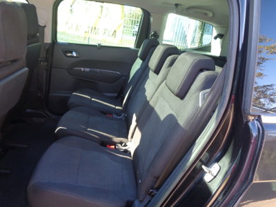 Peugeot 5008 1.6 HDi 112CV Premium (11)