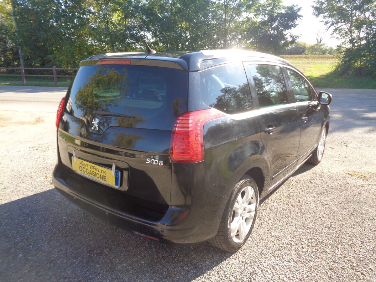 Peugeot 5008 1.6 HDi 112CV Premium (15)