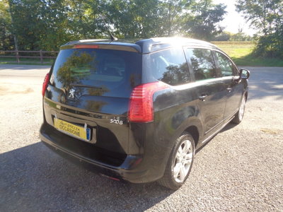 Peugeot 5008 1.6 HDi 112CV Premium (15)