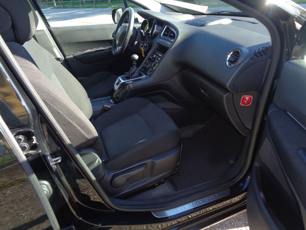 Peugeot 5008 1.6 HDi 112CV Premium (17)