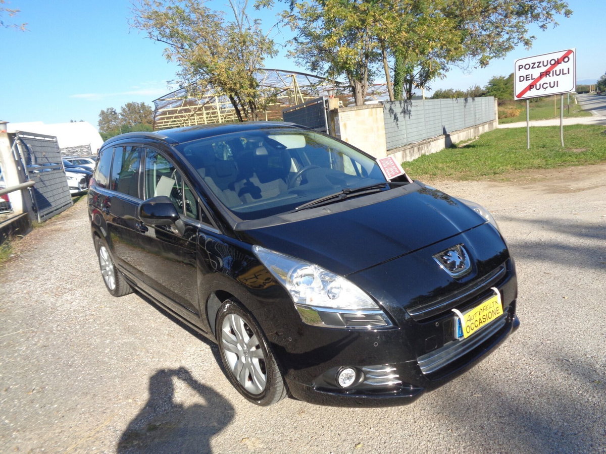 Peugeot 5008 1.6 HDi 112CV Premium (3)