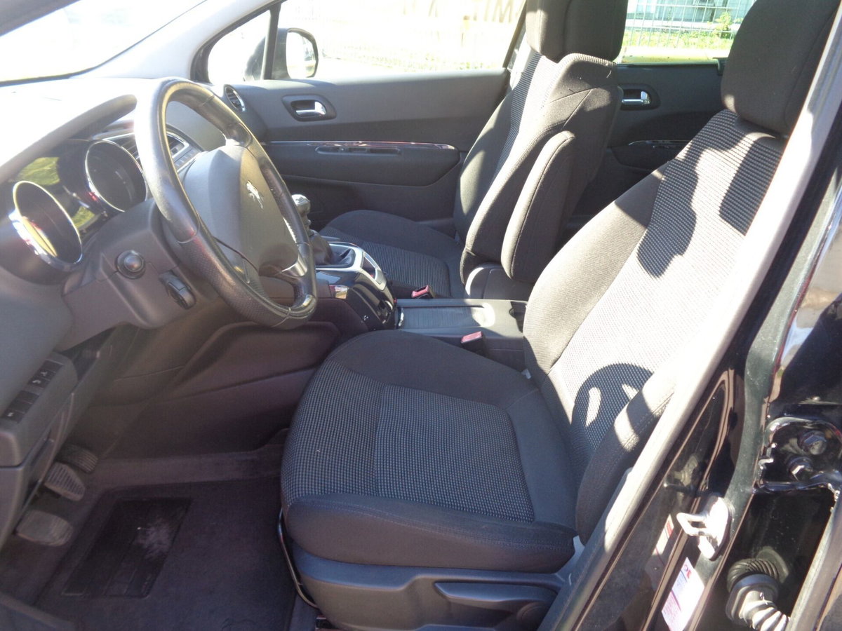 Peugeot 5008 1.6 HDi 112CV Premium (5)