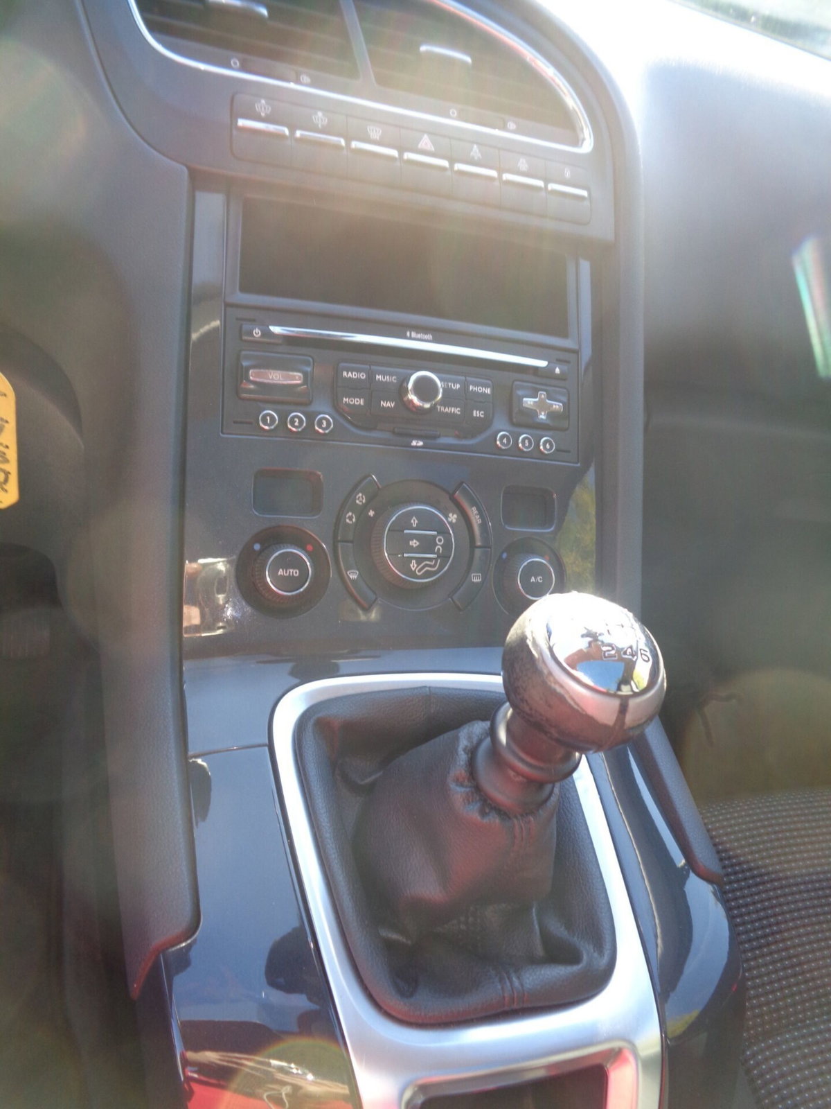 Peugeot 5008 1.6 HDi 112CV Premium (8)