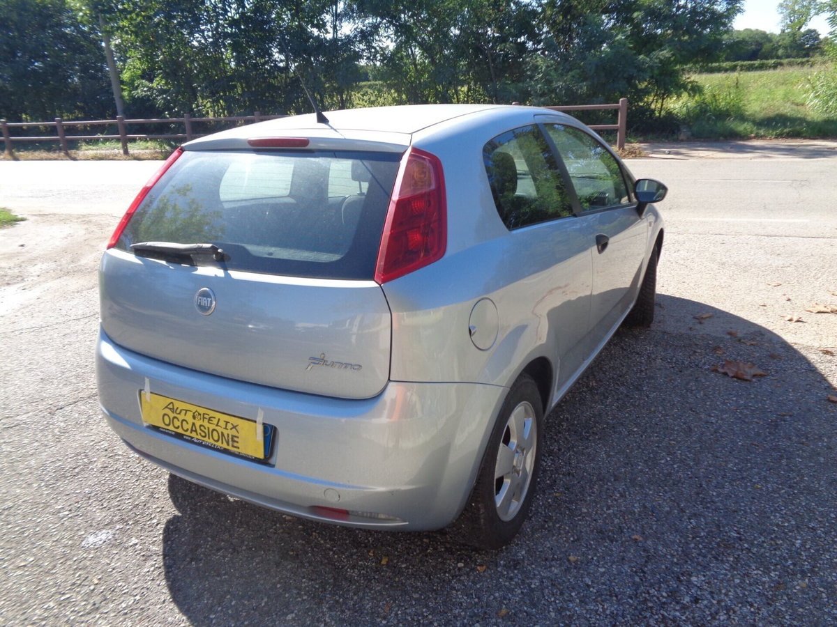 Fiat Grande Punto 1.3 MJT 75 CV 3 porte Dynamic (17)