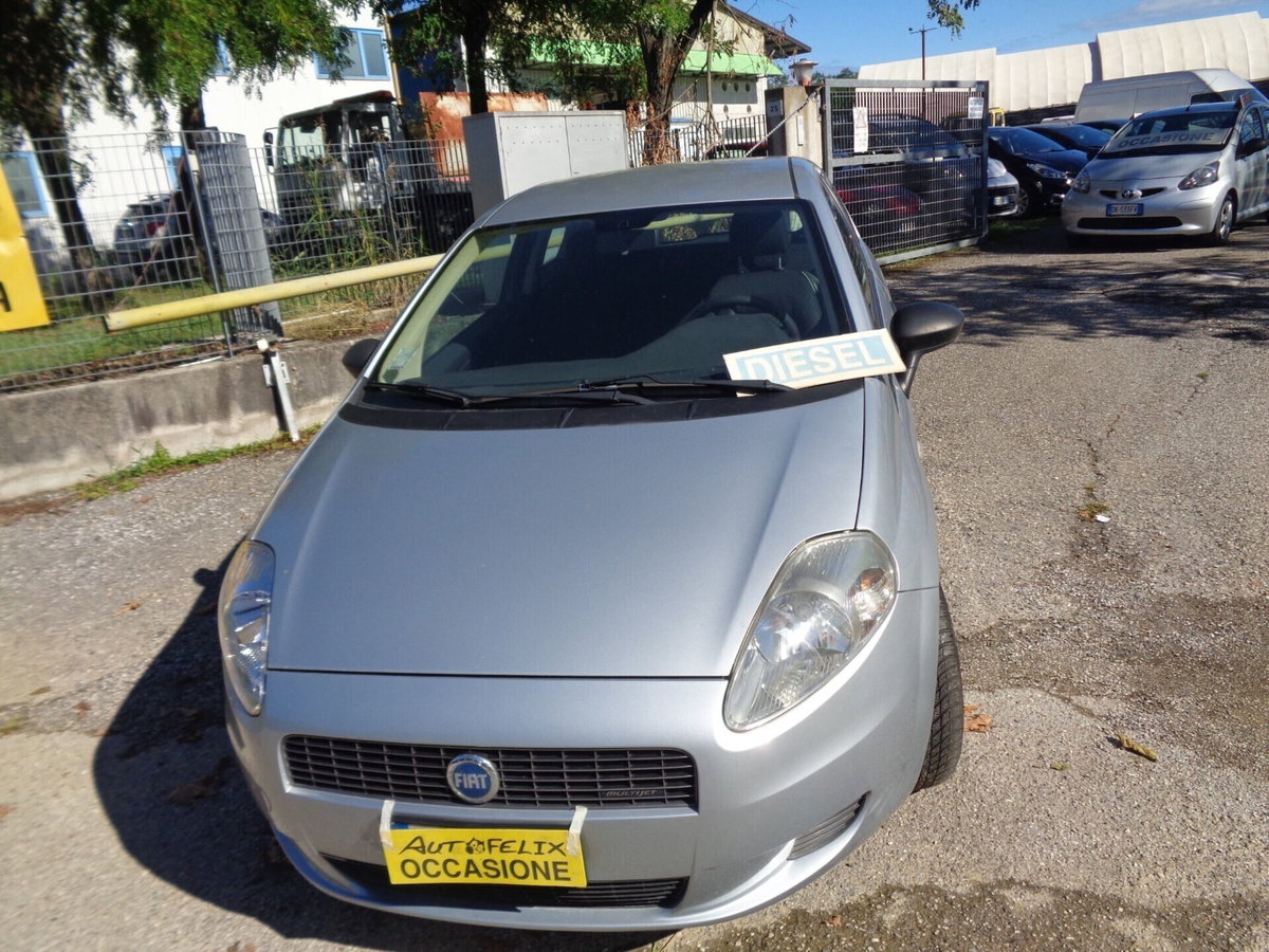 Fiat Grande Punto 1.3 MJT 75 CV 3 porte Dynamic (2)
