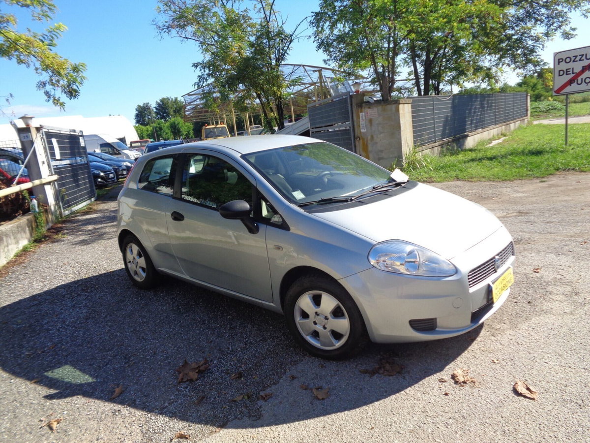 Fiat Grande Punto 1.3 MJT 75 CV 3 porte Dynamic (3)