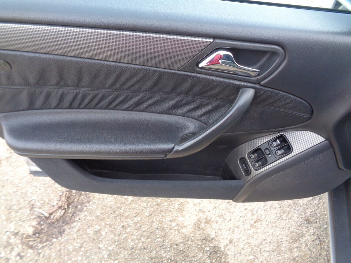 Mercedes-Benz Classe C 200 Kompressor cat Elegance (9)