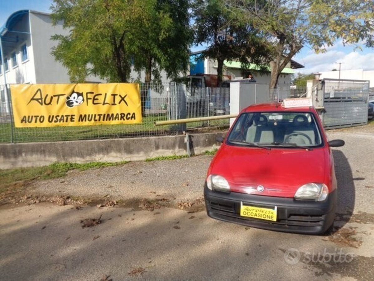 Fiat 600 1.1 Active (3)