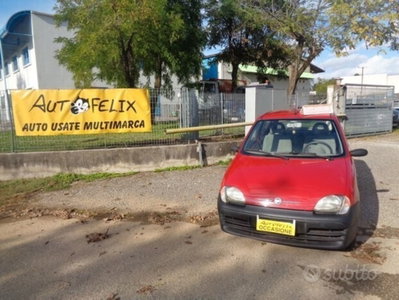 Fiat 600 1.1 Active (3)