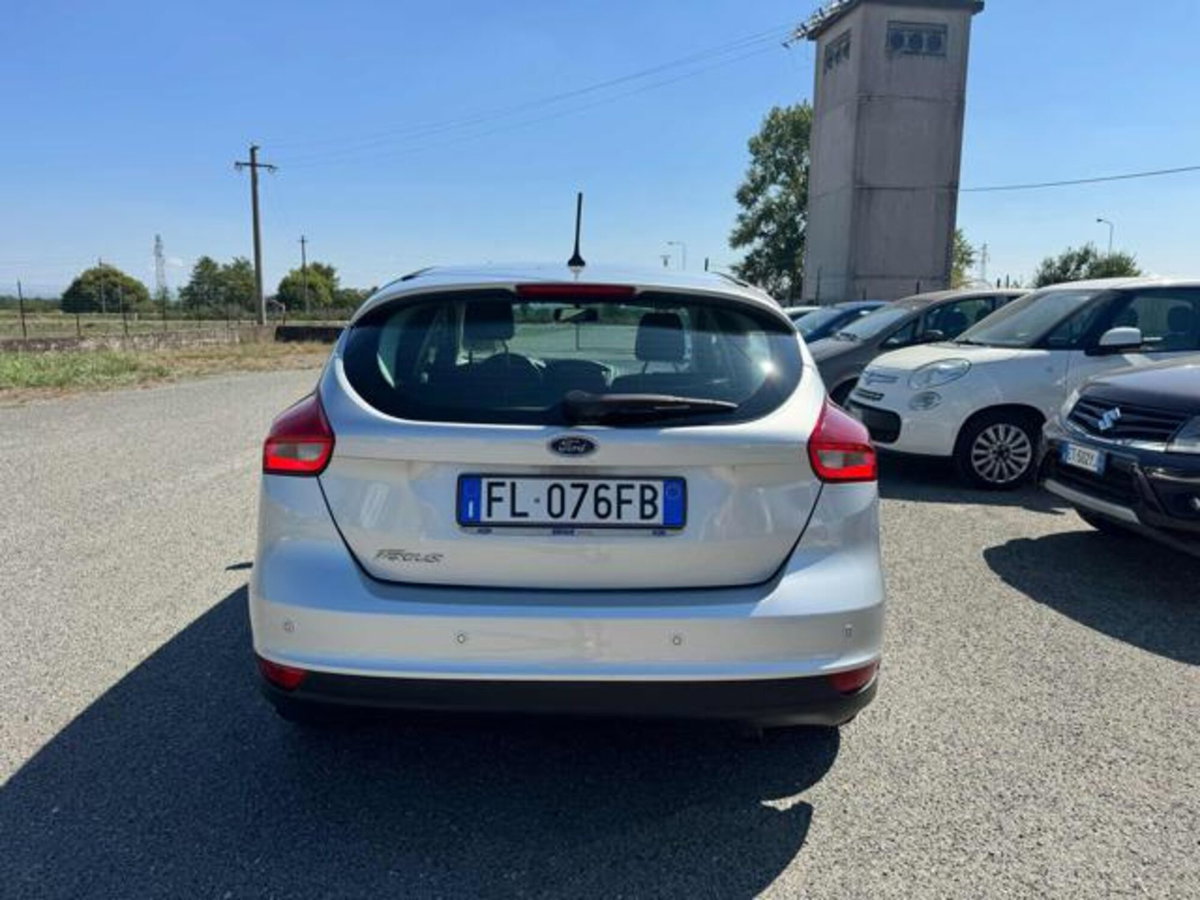 Ford Focus 1.6 120 CV GPL Titanium (5)