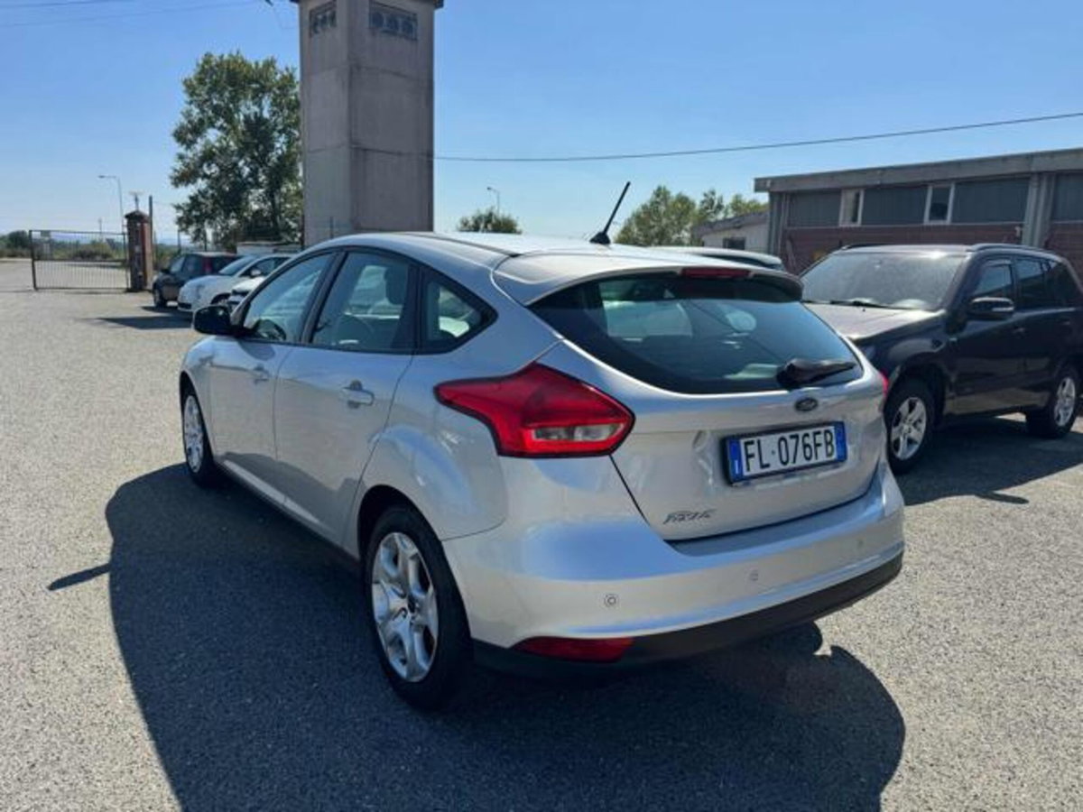Ford Focus 1.6 120 CV GPL Titanium (6)