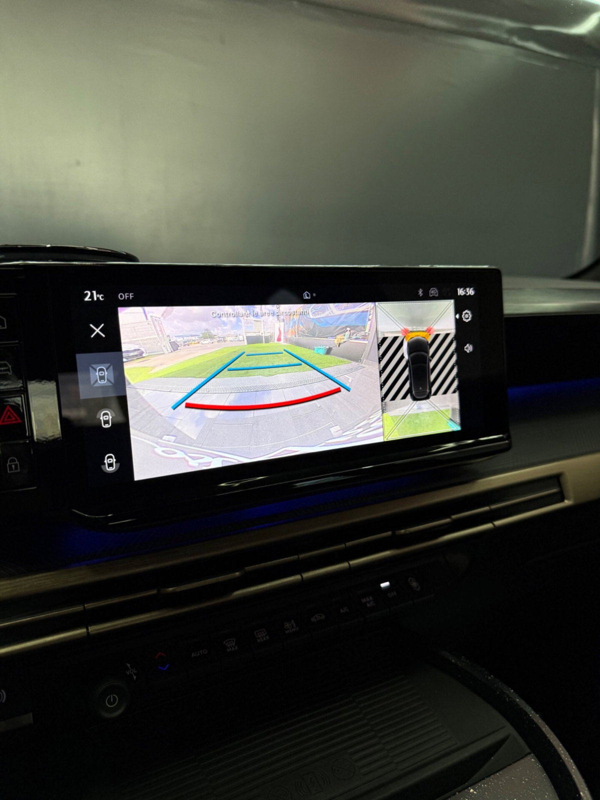 Lancia Ypsilon 1.2 mhev Edizione Limitata Cassina e-dct (19)