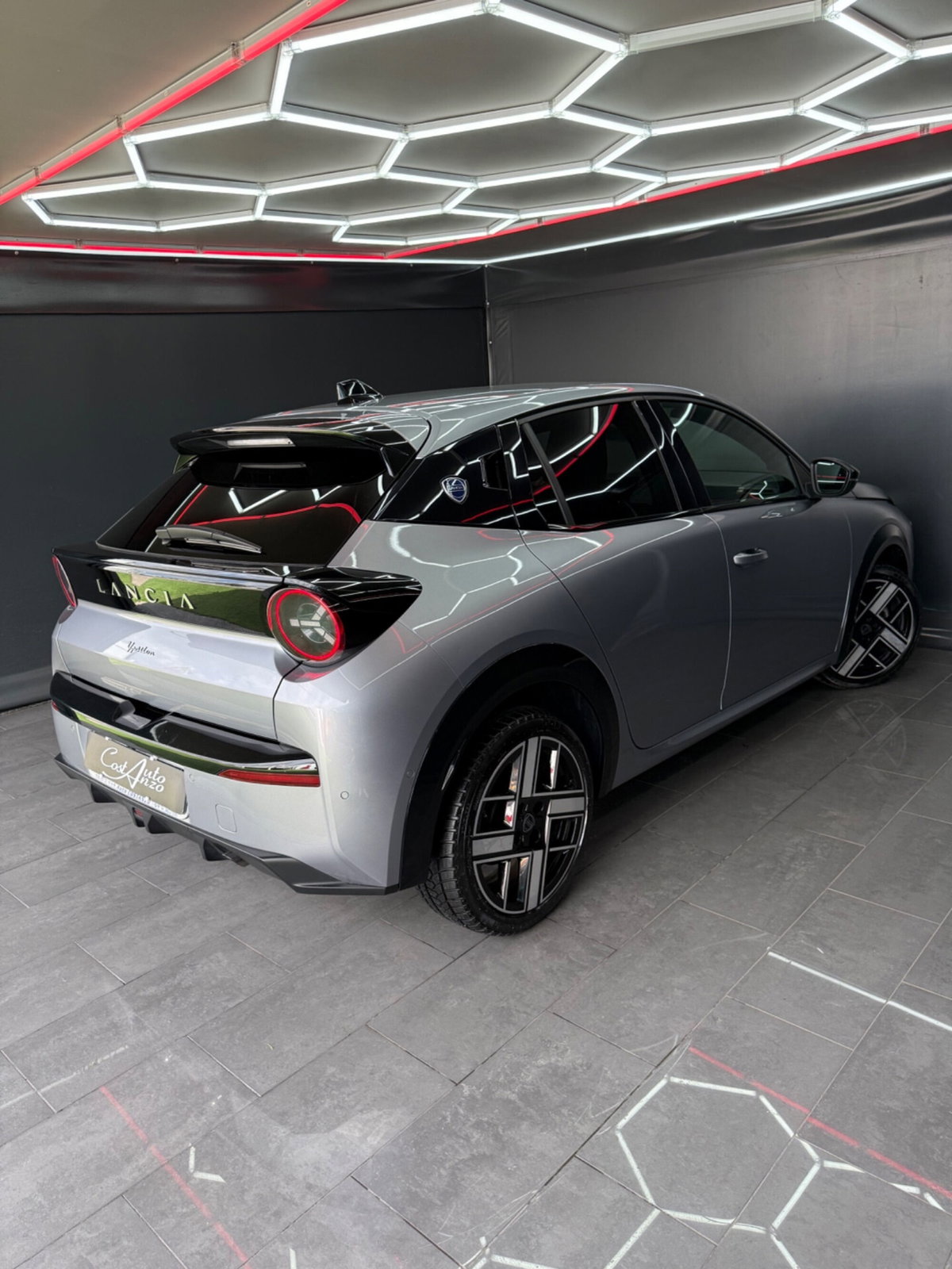 Lancia Ypsilon 1.2 mhev Edizione Limitata Cassina e-dct (8)