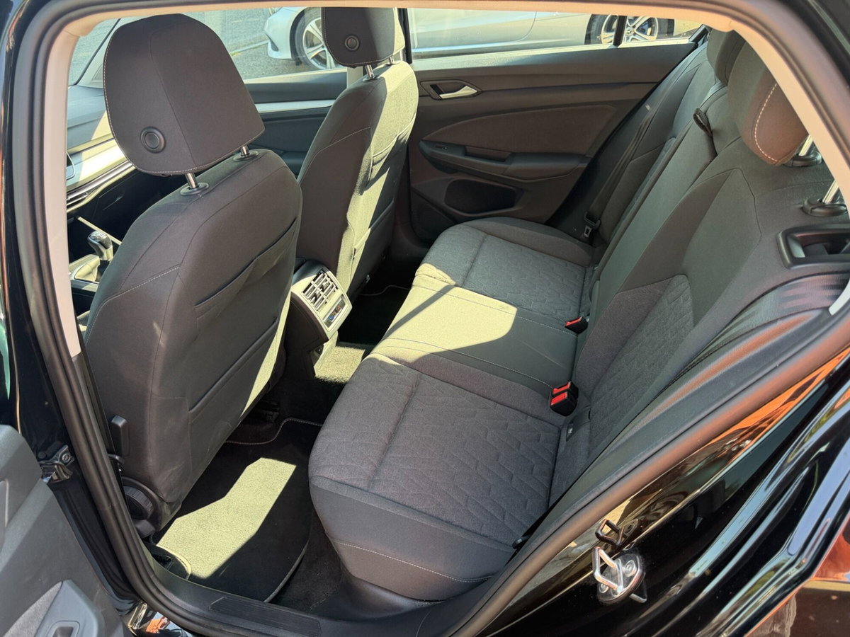 Volkswagen Golf 2.0 TDI SCR Life (11)