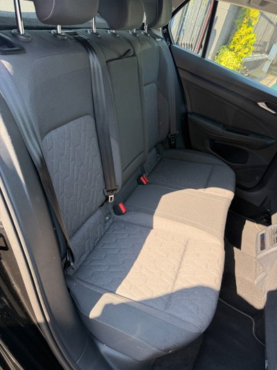 Volkswagen Golf 2.0 TDI SCR Life (12)