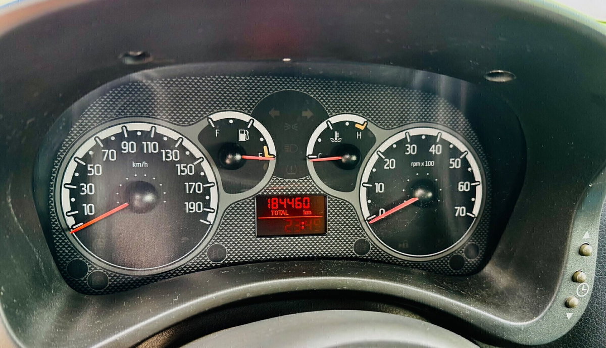 Fiat Panda 1.2 Emotion (9)