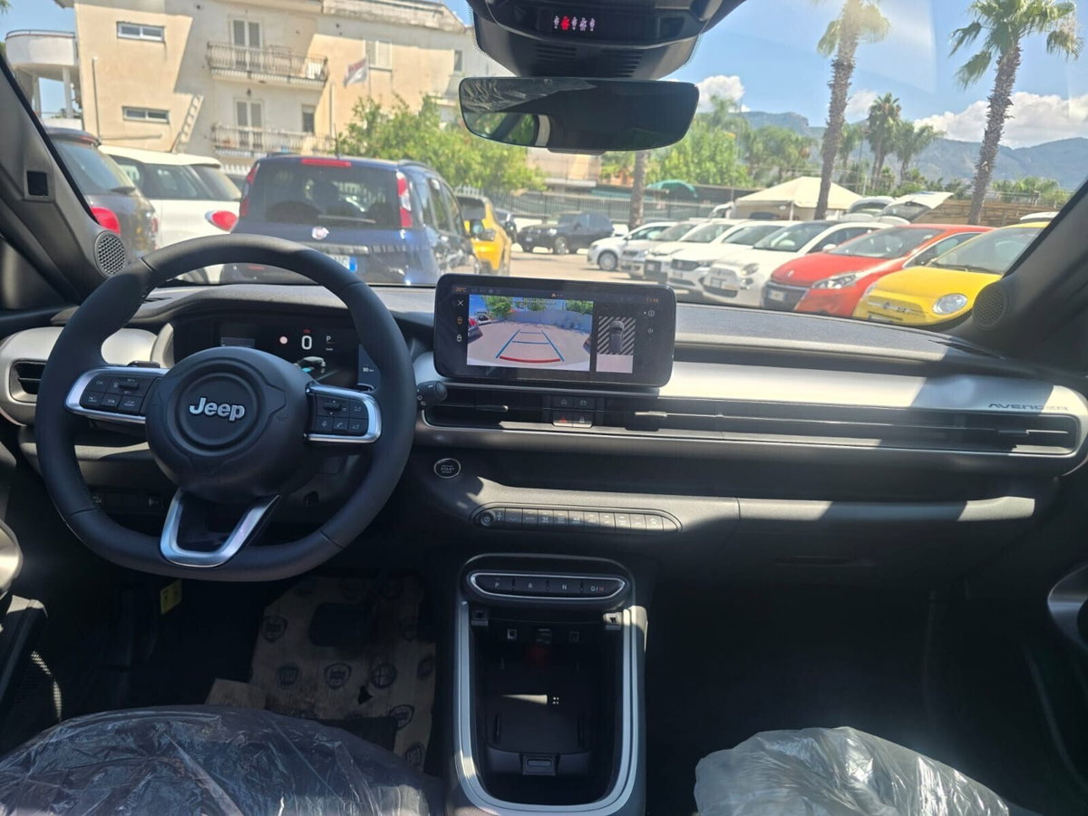 Jeep Avenger 1.2 turbo e-hybrid mhev Summit fwd 110cv edct6 (7)