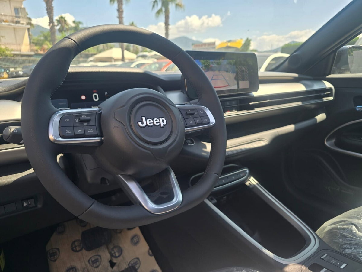 Jeep Avenger 1.2 turbo e-hybrid mhev Summit fwd 110cv edct6 (14)