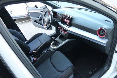 SEAT Arona 1.0 EcoTSI FR (9)