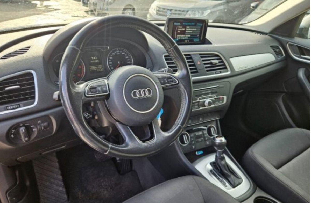 Audi Q3 2.0 TDI 150 CV quattro Business (10)