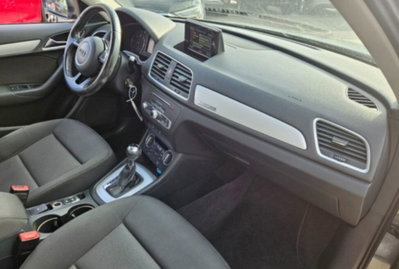 Audi Q3 2.0 TDI 150 CV quattro Business (6)