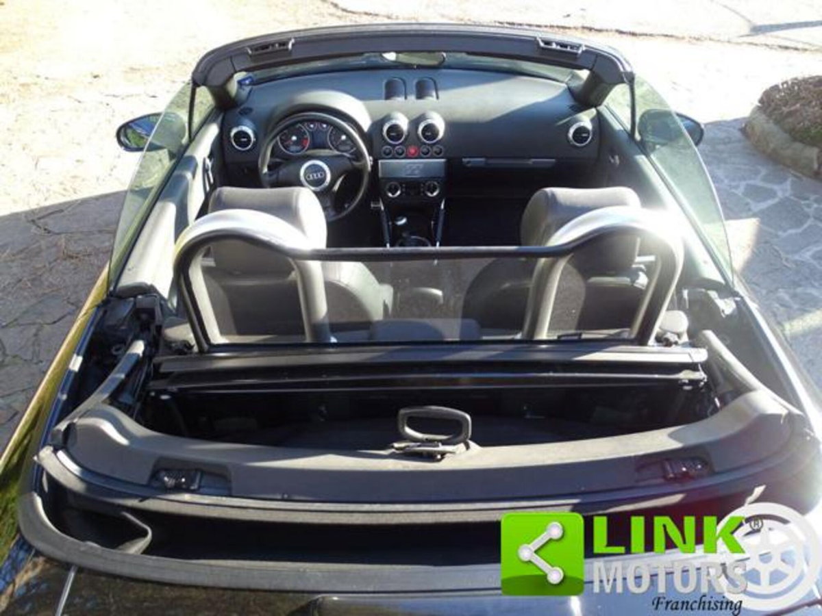 Audi TT Cabrio 1.8 T 20V 150 CV cat (12)