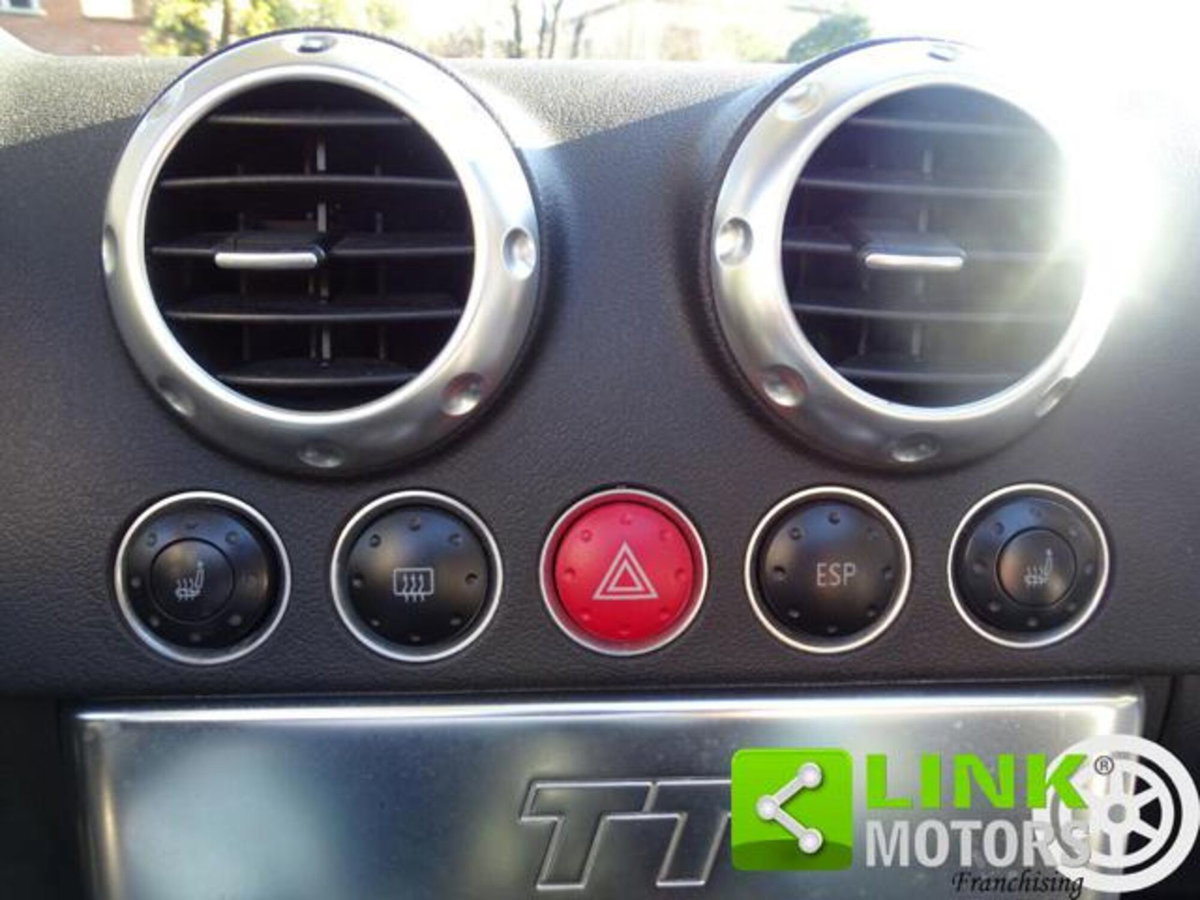 Audi TT Cabrio 1.8 T 20V 150 CV cat (18)