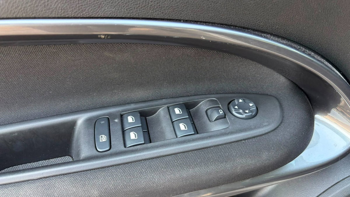 Fiat 600 1.2 Business 100cv (13)