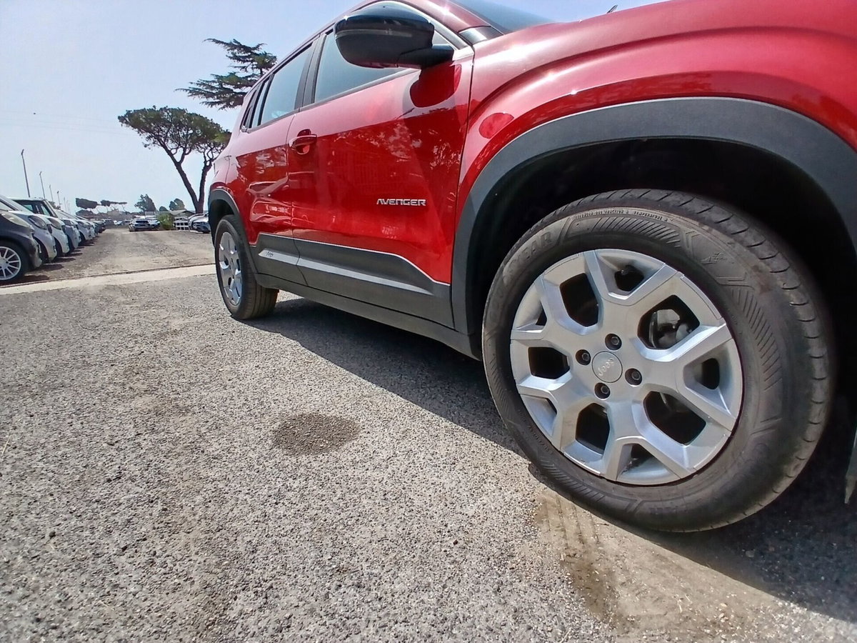 Jeep Avenger 1.2 turbo Altitude fwd 100cv (11)
