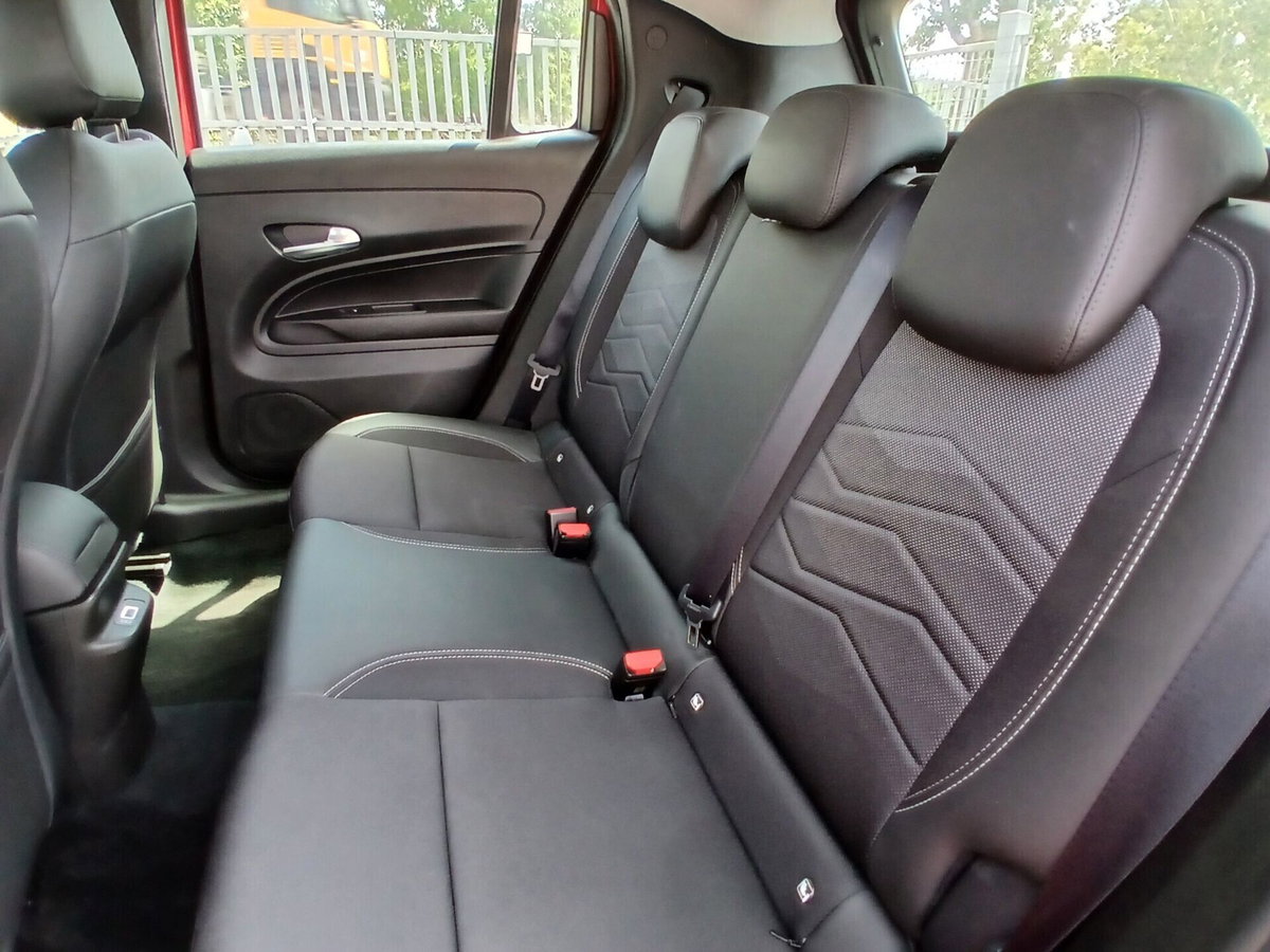 Jeep Avenger 1.2 turbo Altitude fwd 100cv (18)