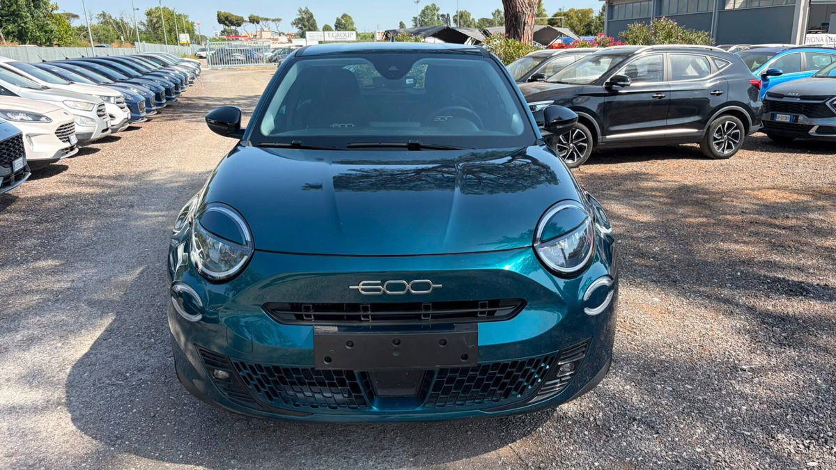 Fiat 600 1.2 Business 100cv (2)