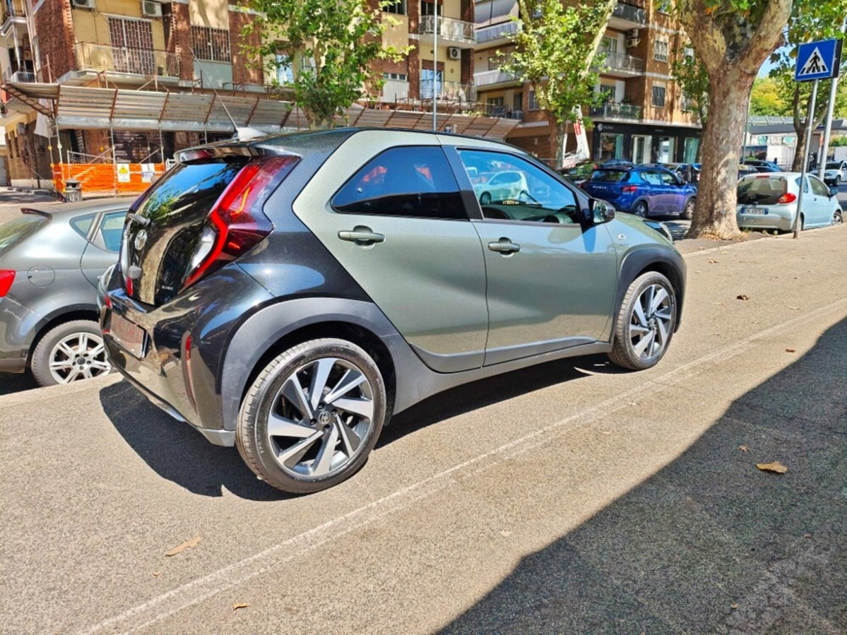 Toyota Aygo X 1.0 Lounge 72cv (4)