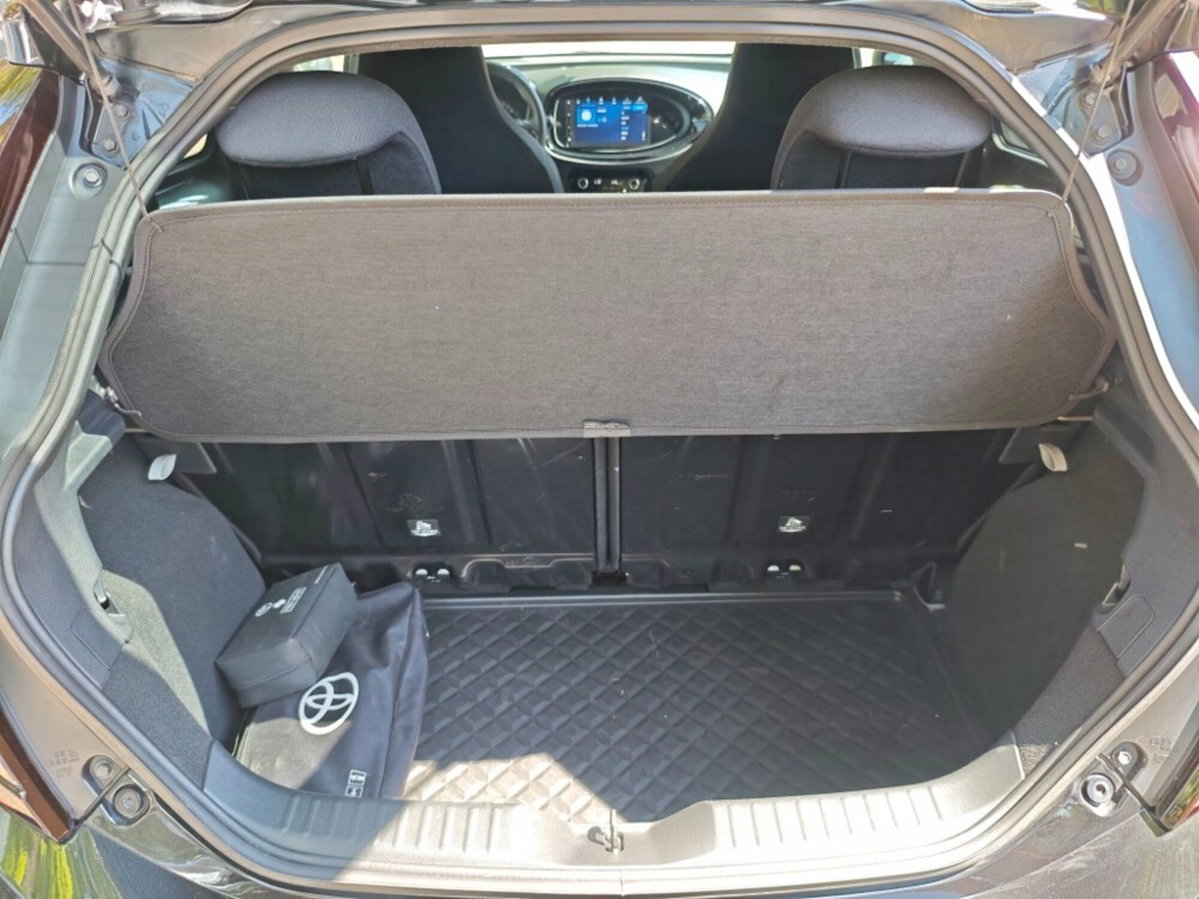Toyota Aygo X 1.0 Lounge 72cv (6)