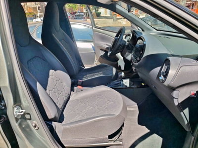Toyota Aygo X 1.0 Lounge 72cv (7)