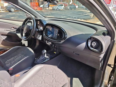 Toyota Aygo X 1.0 Lounge 72cv (8)