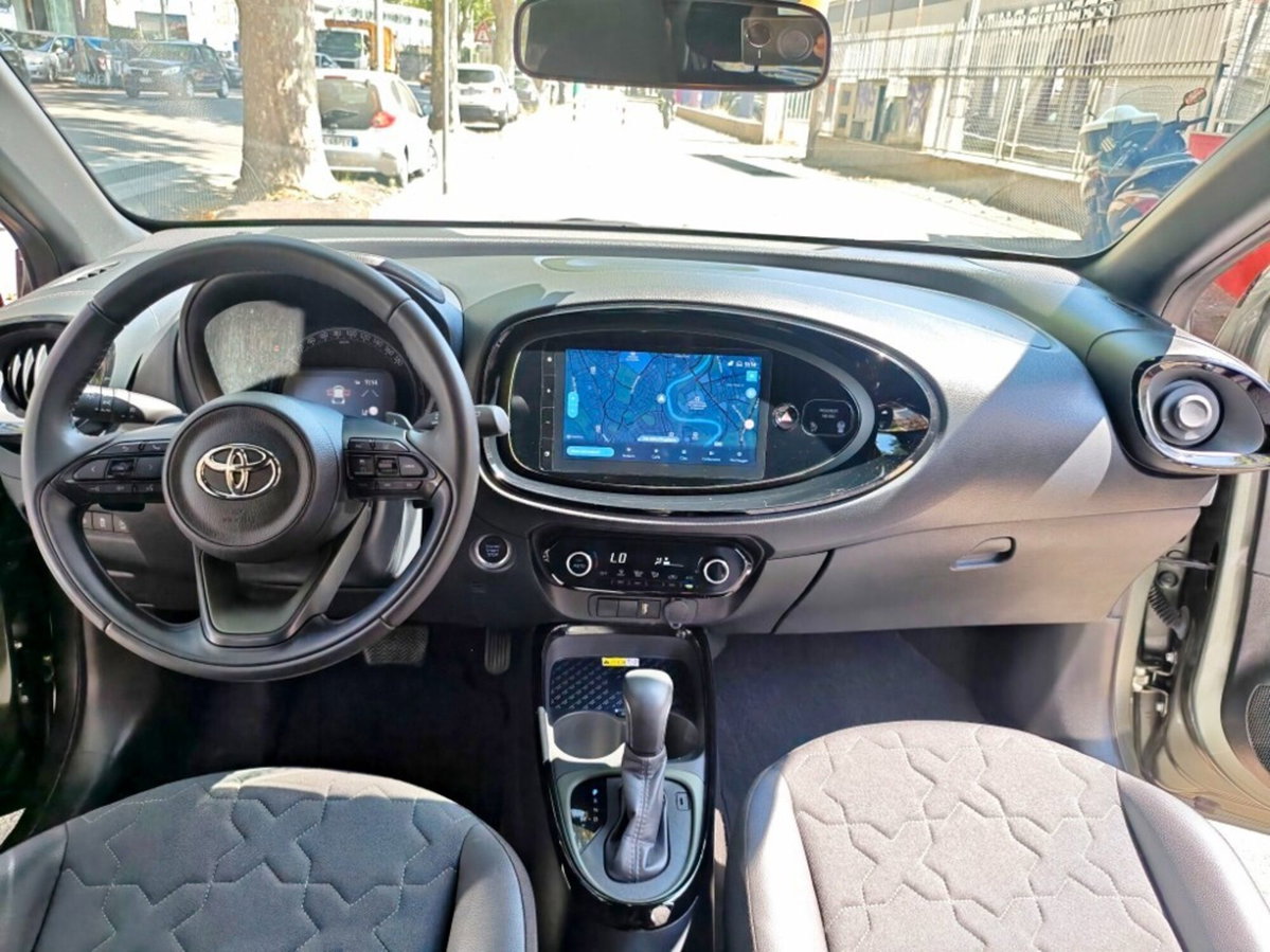 Toyota Aygo X 1.0 Lounge 72cv (9)