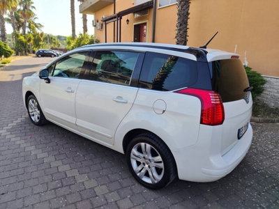 Peugeot 5008 2.0 HDi 163CV aut. Family (3)