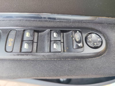 Peugeot 5008 2.0 HDi 163CV aut. Family (8)