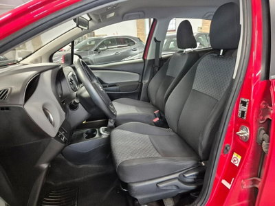 Toyota Yaris 1.0 5 porte Active (6)